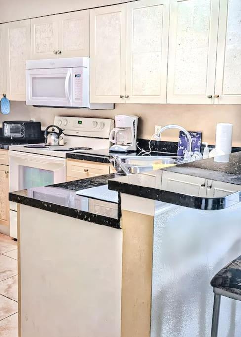 Entire Rental 3-Br Minutes From Disney X8 Hot Tub Apartment 2204 Orlando Kültér fotó